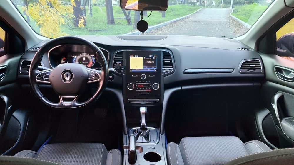 Продаю власний автомобіль Renault Megane IV