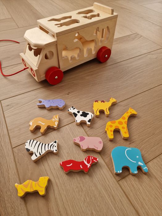 Sorter drewniany dla dzieci Bigjigs Toys Animal Shape Lorry ze zwierzę
