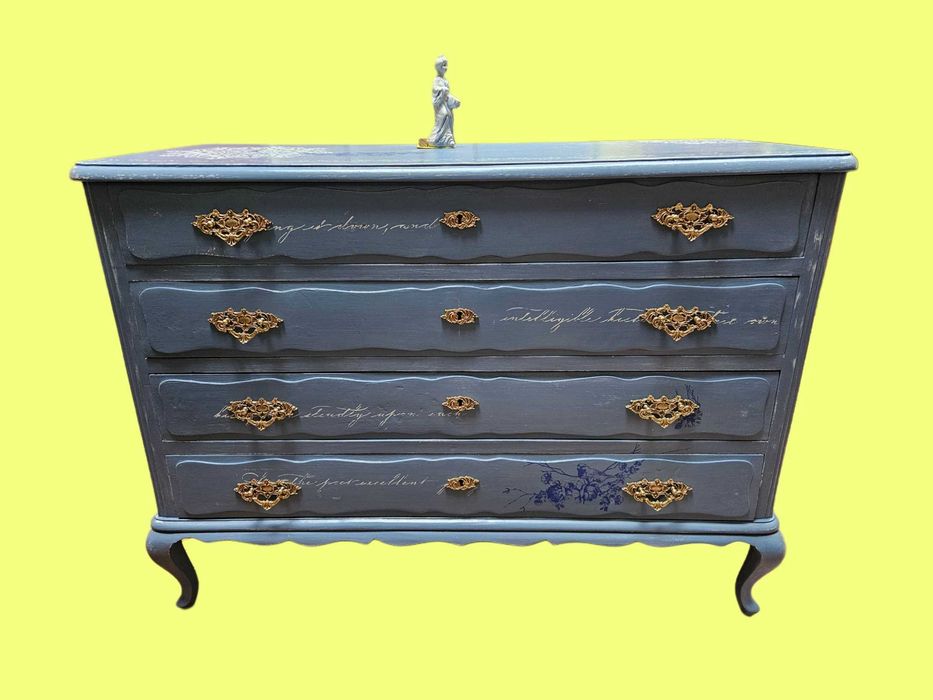 Cómoda antiga totalmente restaurada de forma pers