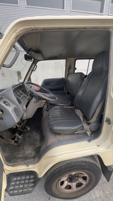 Toyota Dyna 150 cabine Dupla