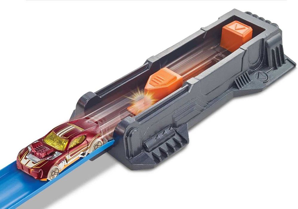 Hot Wheels Pętle grozy Zestaw torów z napędem FTB65