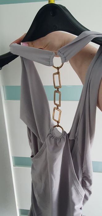 Elegancka bluzka z odkrytymi plecami