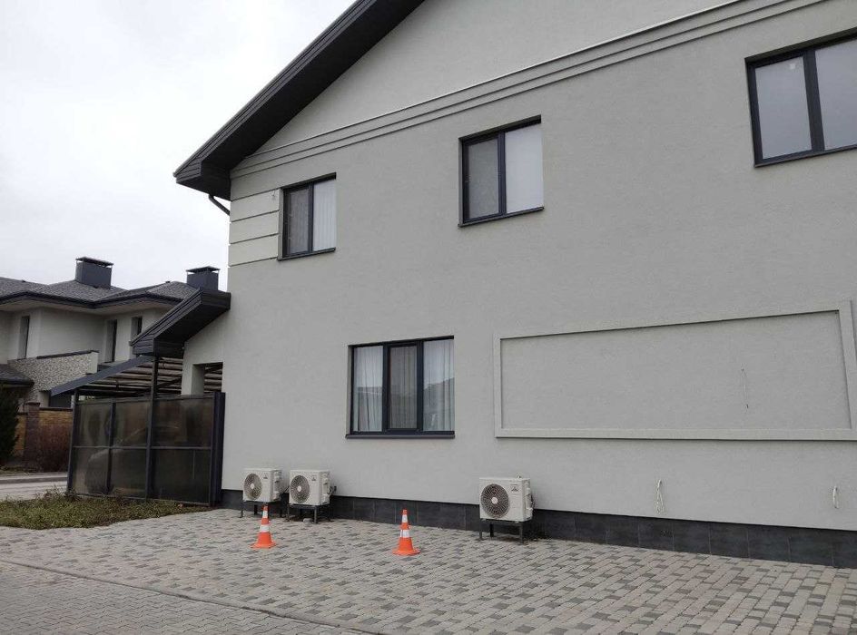 Продам 3-к двухэтажную квартиру в таунхаусе АСЖД " Золотые Ключи "