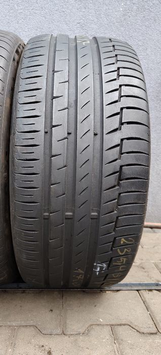 235/45/17 Continental