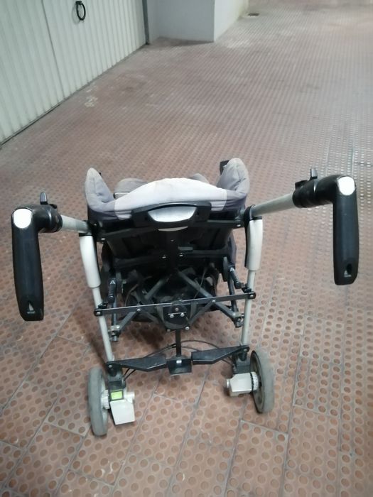 Chicco Lite Way Carrinho Bebé. cinzento, em ótimo estado. Tudo funcion