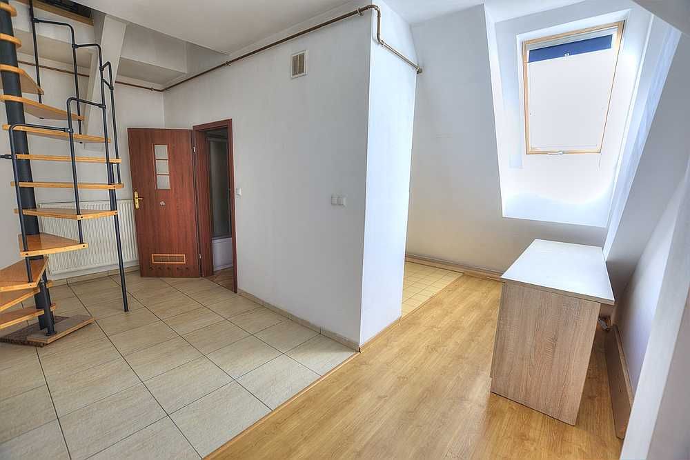 2 pokoje, dwupoziomowe, winda, bezczynszowe