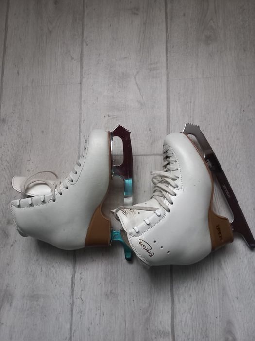 Професійні Ковзани(EDEA)