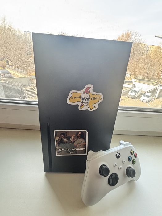 Xbox Series X 1TB + 4 топовые игры + Белый геймпад
