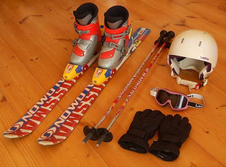 Zestaw dziecięcy Salomon: narty, buty, kijki + kask + gogle + rękawice