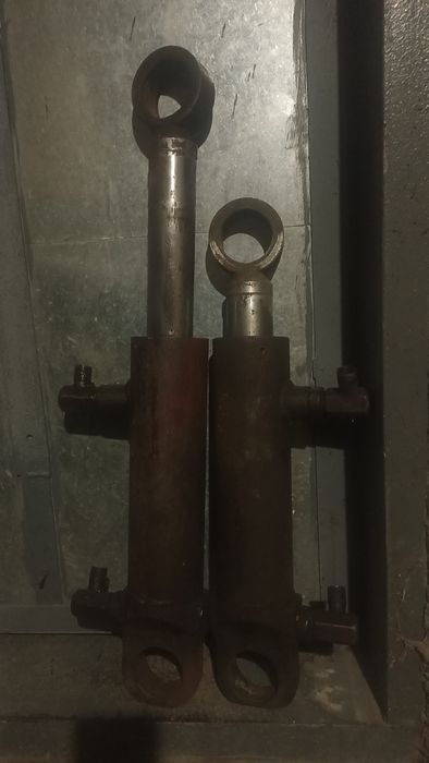 Гідоциліндри до челюстного ковша.