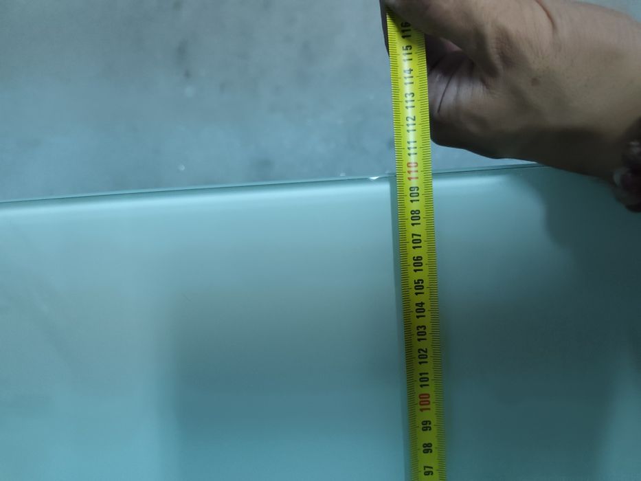 Mesa Extensível com tampo em vidro e 4 cadeiras