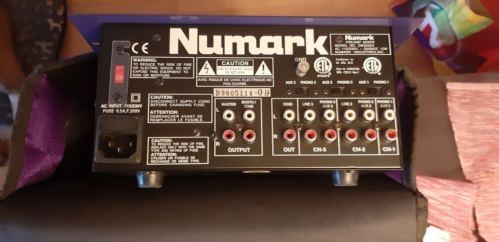 Mesa de mistura Numark