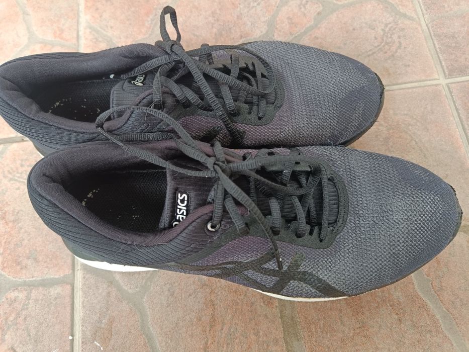 Buty biegowe Asics rozmiar 41.5