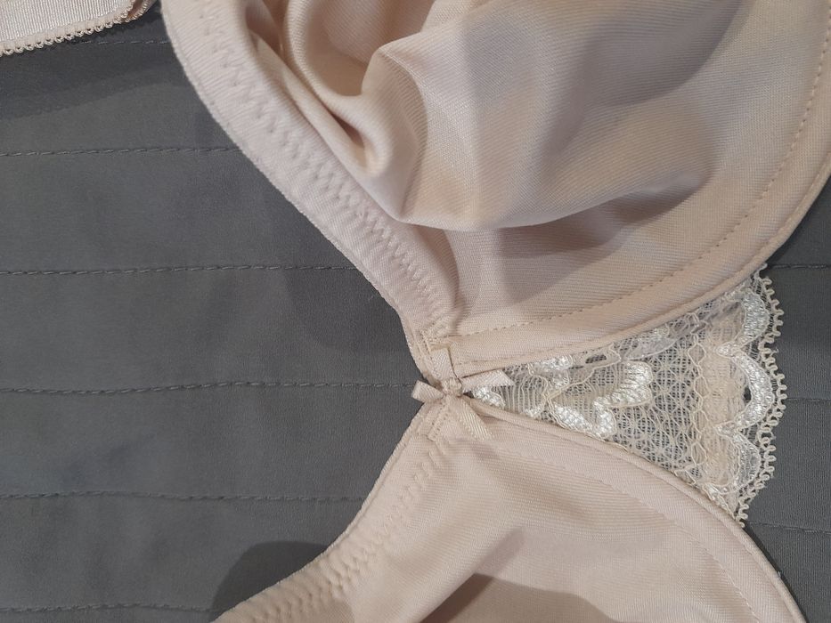 Бюстгалтер фірмовий новий 80B