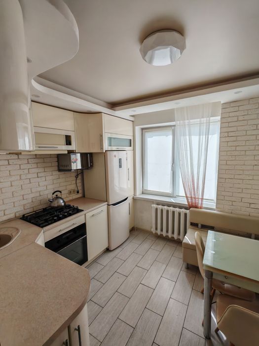 2к в центре Дружковки с евроремонтом лифт Французская 79 ледовая арена