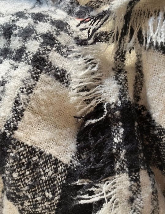 Poncho preto e branco Surkana