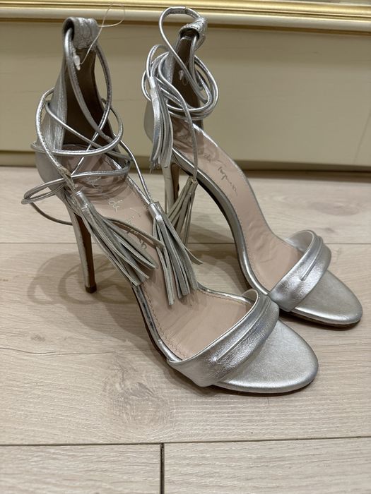 Шкіряні босоніжки