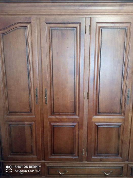 Móveis de quarto, casa e relógio