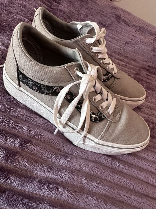 Vans plataforma cinzentos