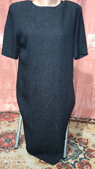 Маленькое чёрное платье в стиле Шанель.