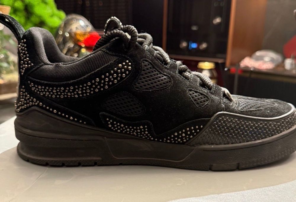 LOUIS VUITTON LV Skate Black Silver Crystal 42р: 2 490 грн