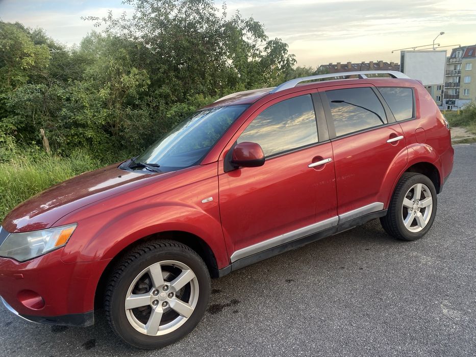 Mitsubishi Outlander z 2007 roku z silnikiem 2.4 benzyna tmodel II
