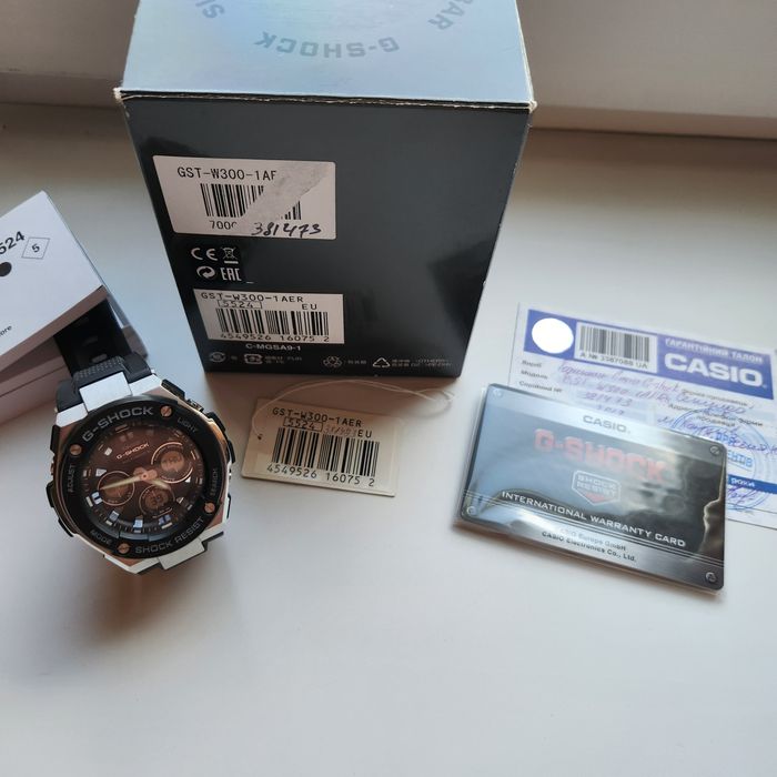 Продам Casio G-Shock GST-W300-1AER