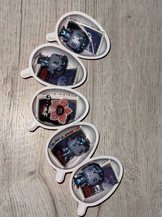 Фігурка стів та демогоргон « дивні дива»