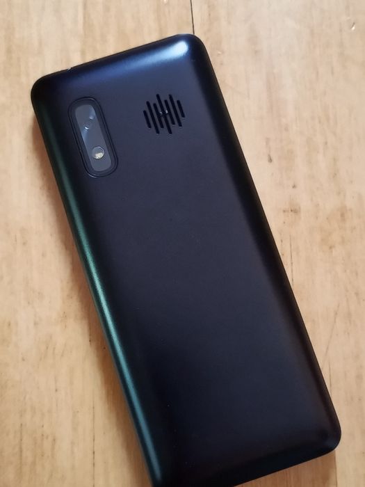 Мобильный телефон кнопочный