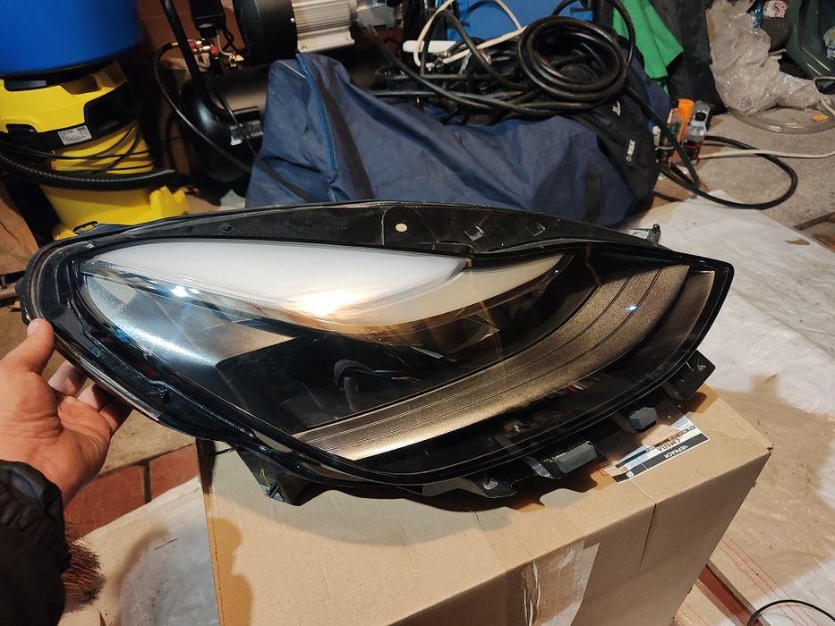 Двері tesla model y, фара лінзована нова.