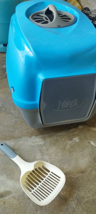 2 caixas de areia para gatos