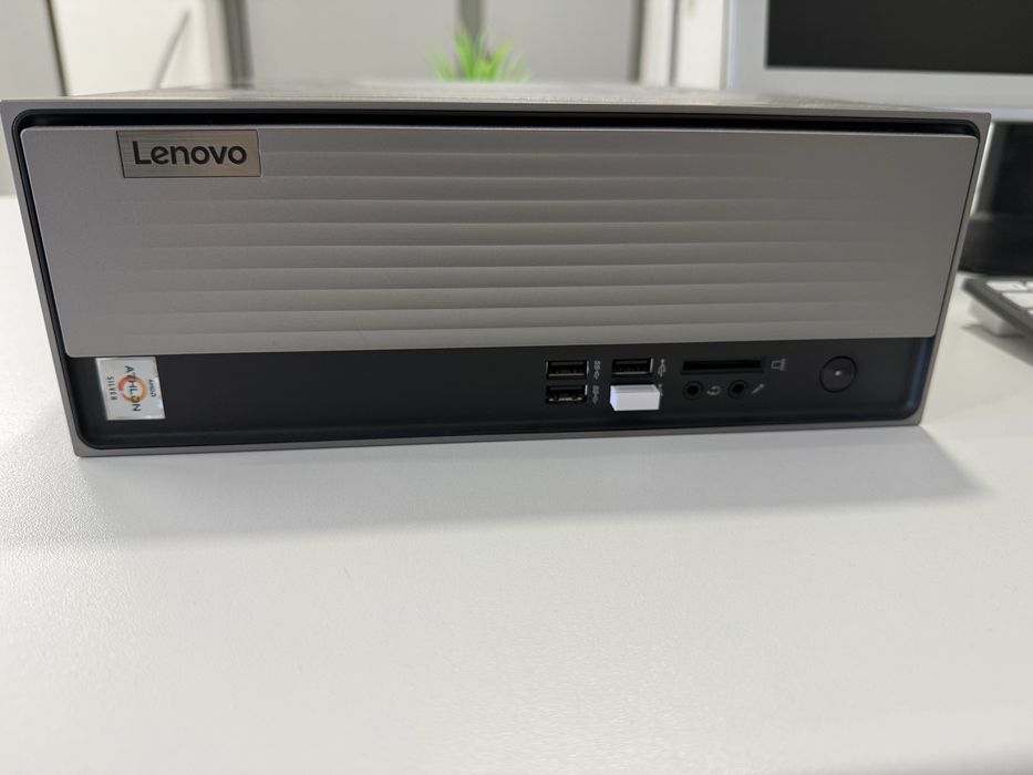 Vendo pc lenovo + monitor + rato e teclado