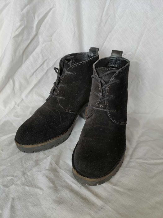 Botas pretas pelo tornozelo com salto médio, nº 37