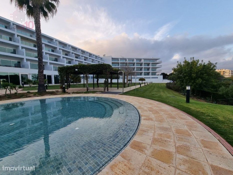Vende-se Apartamento T1 em Resort de Luxo, Portimão