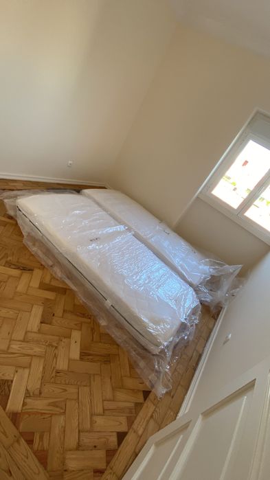 2 colchões de molas ensacadas