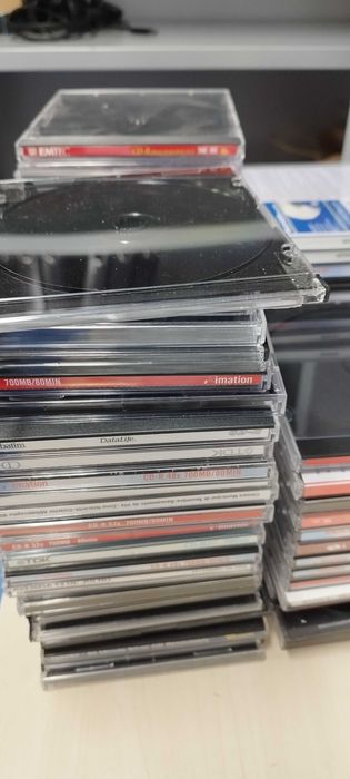 200 caixas para CDs