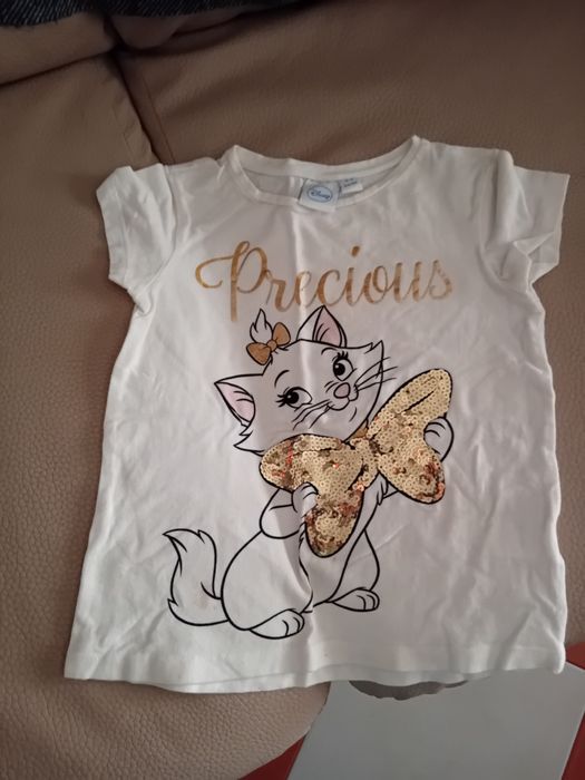 T-shirt de criança muito bonita tamanho 5/6 anos marca Disney