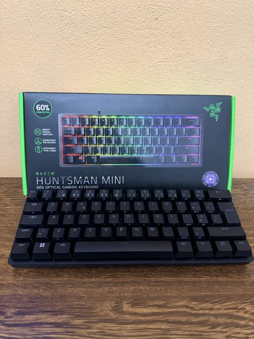 Razer Huntsman mini ( Switches purple )