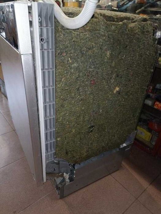 Посудомойка Bosch . 60 см .Встройка. Полностью исправна