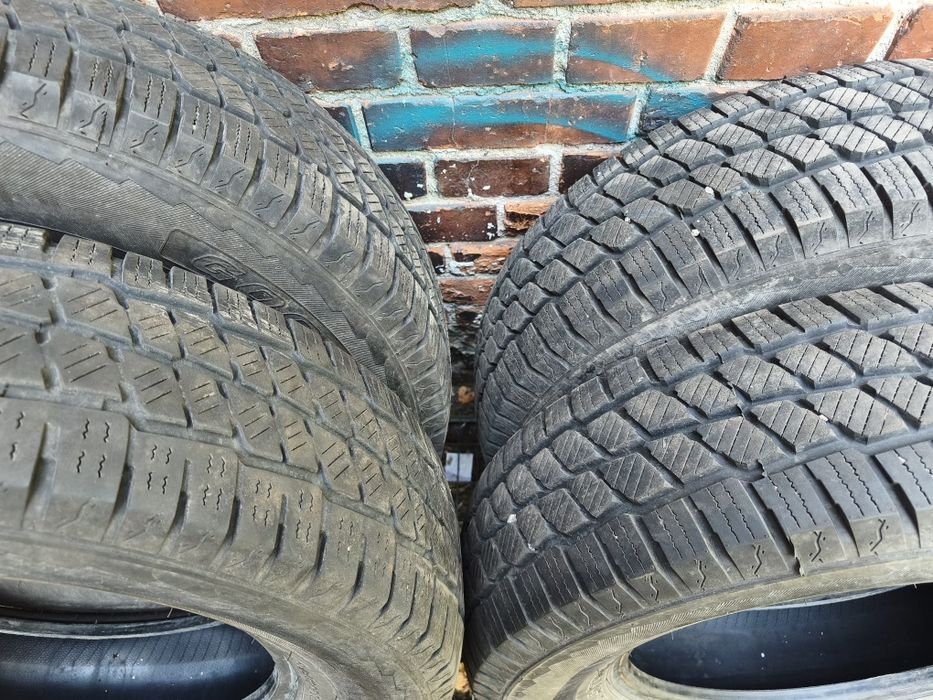 Opony zimowe wzmacniane do busa Goodride 225/75R16C