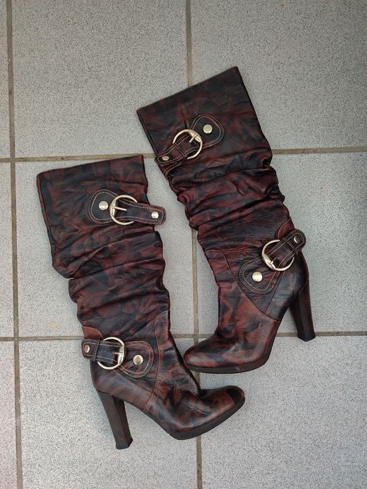 Шкіряні сапожки на каблуку