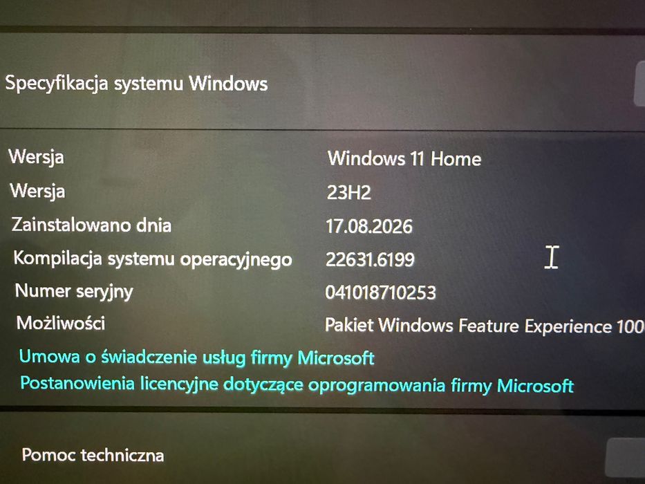 Microsoft Surface Pro 7 i5 / 8 GB / 128 GB + klawiatura + etui + ładowarka