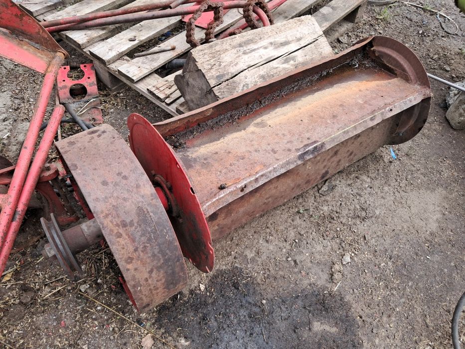Odrzutnik słomy Massey Ferguson 186