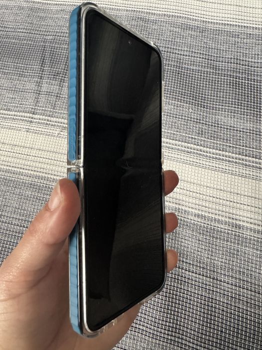 Samsung z flip 5 mint
