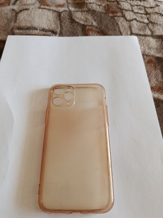 Чехлы на iphone.