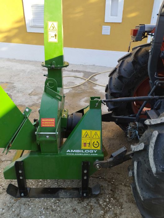 Biotriturador/destroçador para trator