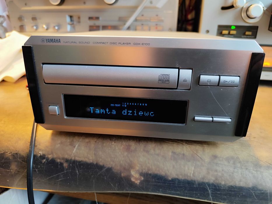 ヤマハ CDプレーヤー CDX-E100 & ステレオレシーバー RX-E100 ヤマハ CDプレーヤー CDX-E100 & ステレオレシーバー RX-E100