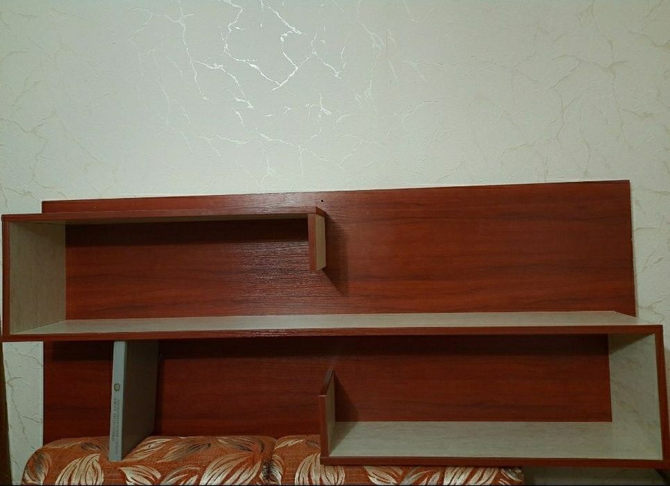 Полка      книжкова