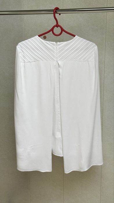 Елегантна біла блуза maje