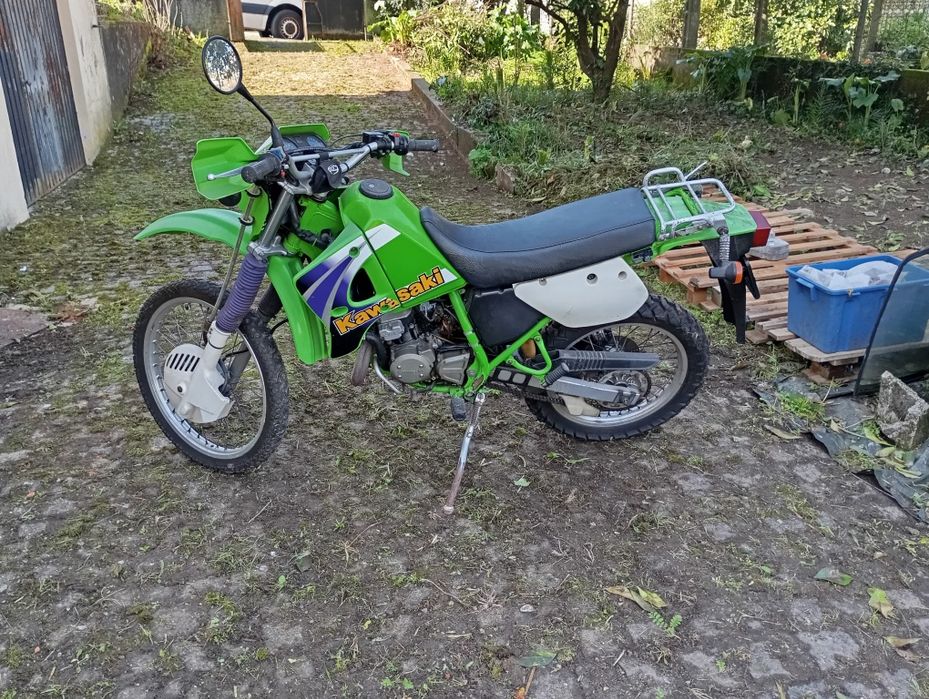 Yamaha 125 RD. (doc suíços)
